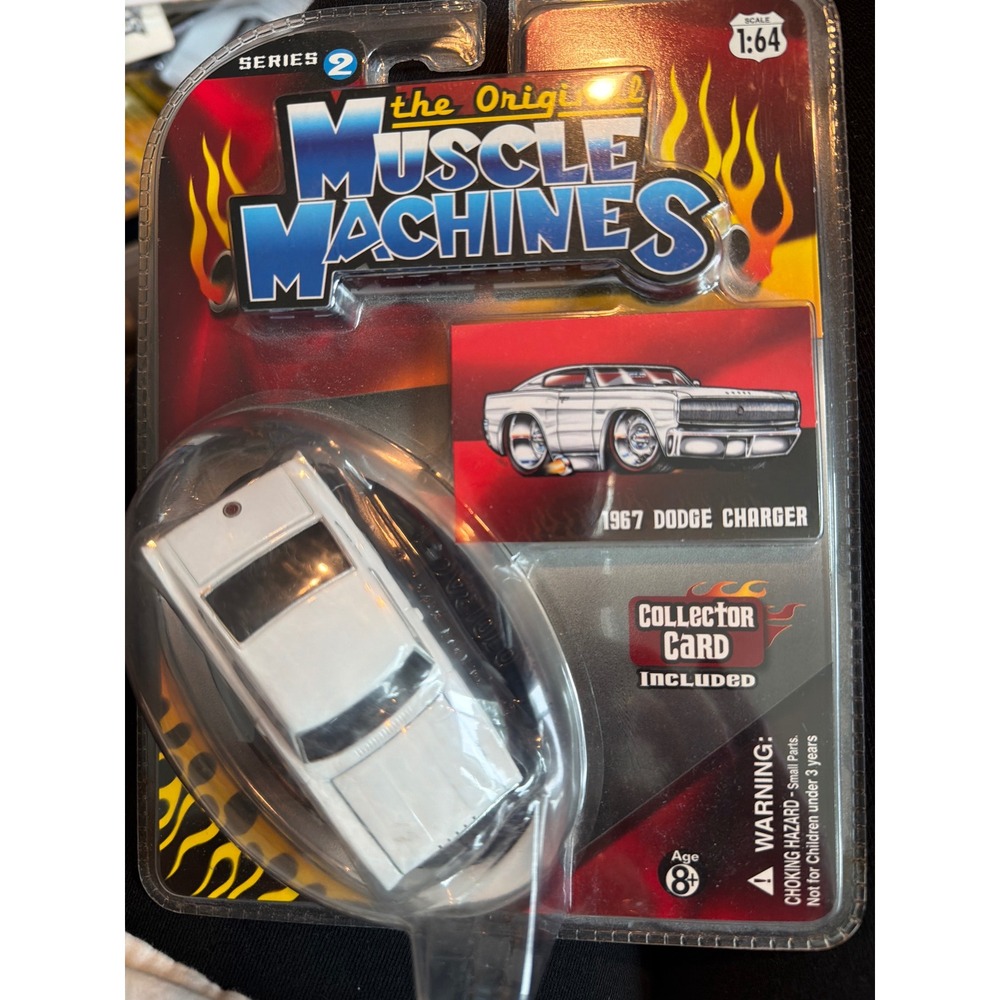 Muscle Machines Series‎ 2 1967 Dodge Charger White 1:64 Scale Diecast Car 64914